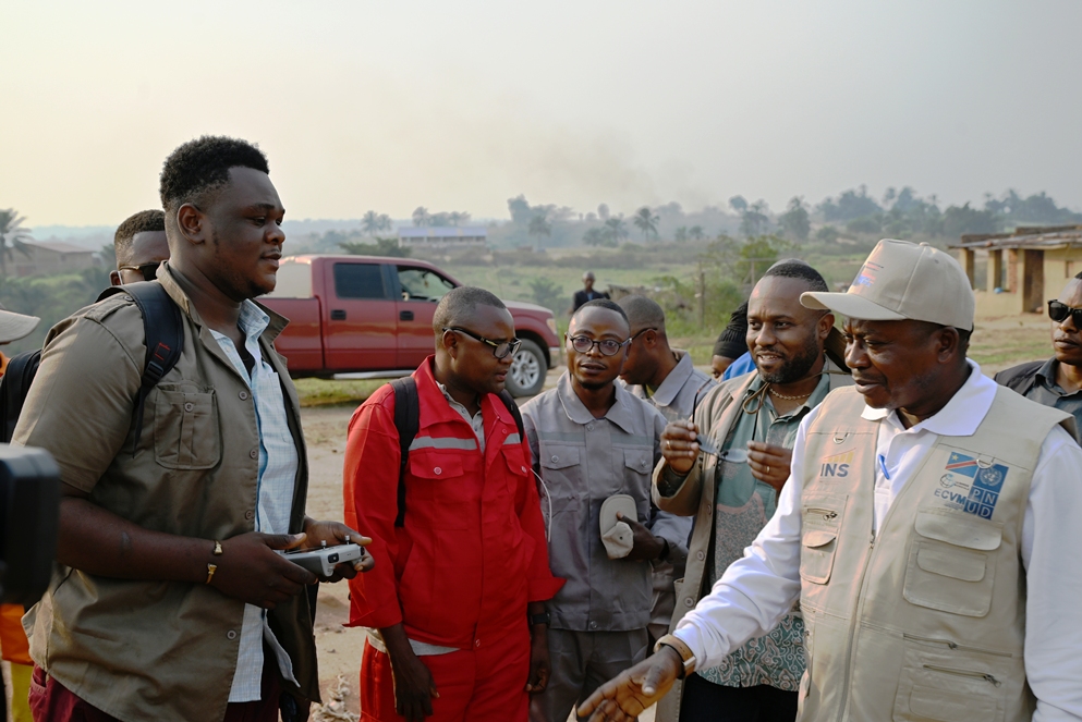 Le Gouverneur de la province du Kasaï Central en visite au site de Katende: un encouragement pour LATENBA et pour la province